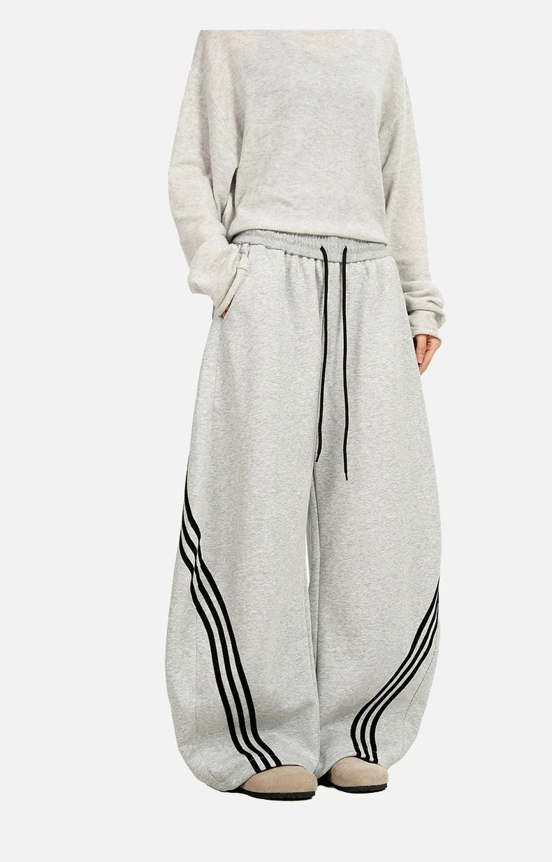 BOLD WIDE-LEG CARGO PANTS IN BLACK OR WHITE