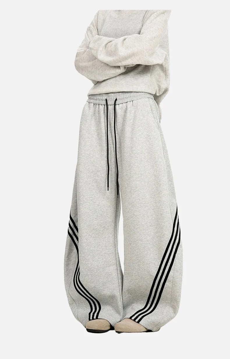 BOLD WIDE-LEG CARGO PANTS IN BLACK OR WHITE