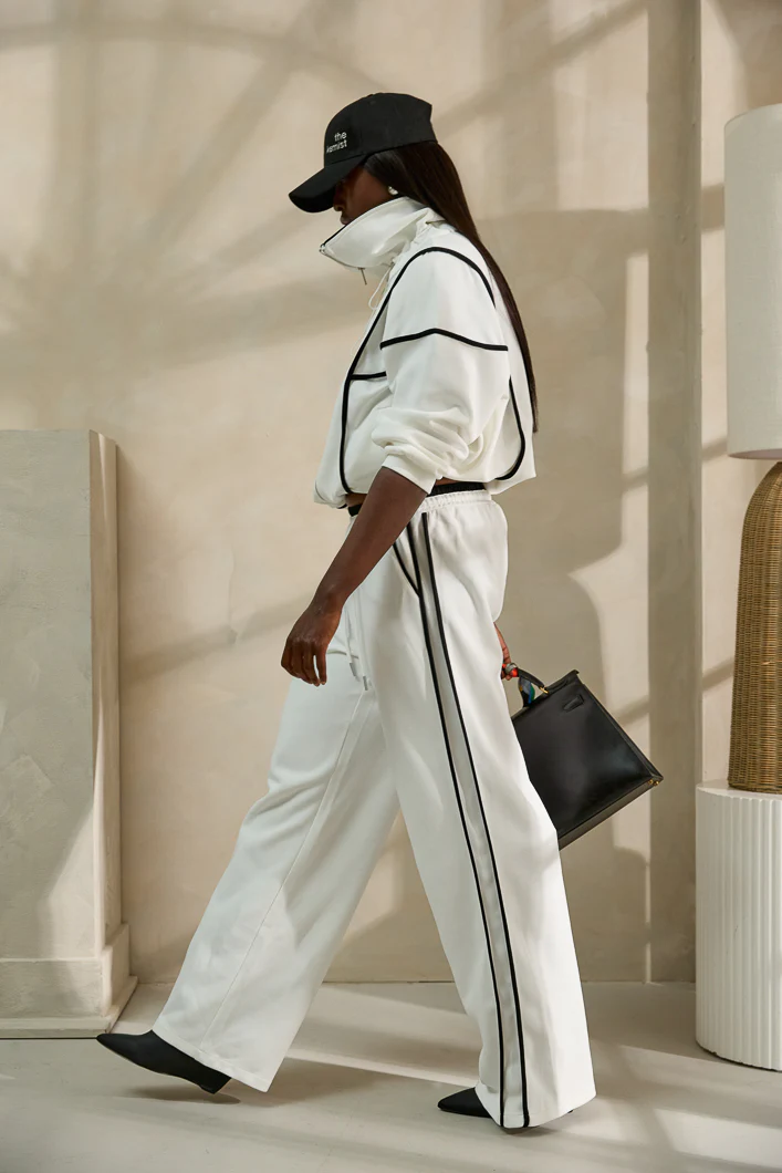 ZIPPED TRACKSUIT TOP IN WHITE